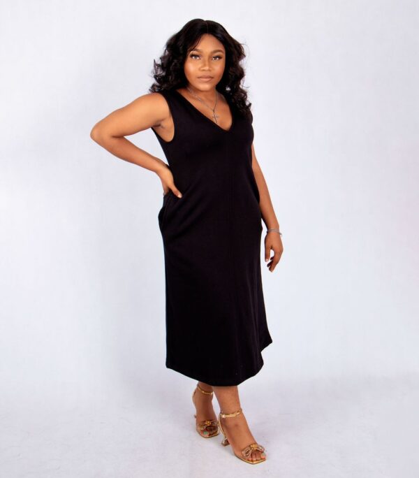 Sleeveless V-Neck Pocket Midi Dress